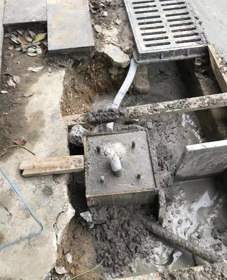 LED路燈安裝現(xiàn)場(chǎng)